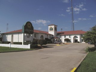 Clarion Pointe Richmond North Near University,Near Richmond Area Arts Center,3 star