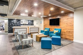 clarion pointe richmond north near university