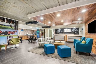 clarion pointe richmond north near university