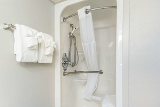 clarion pointe richmond north near university