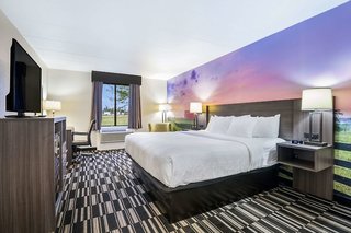 clarion pointe richmond north near university