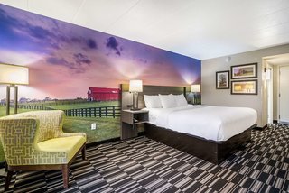 clarion pointe richmond north near university