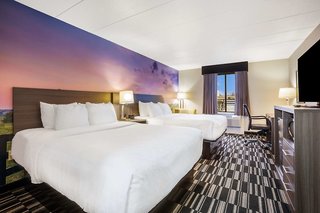 clarion pointe richmond north near university