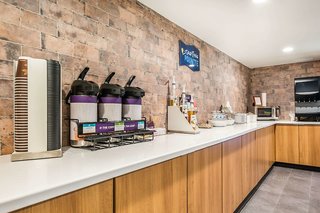 clarion pointe richmond north near university