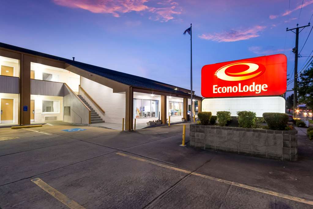 econo lodge little creek