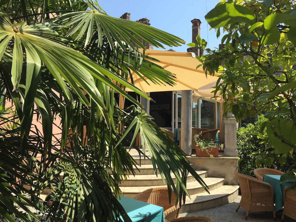 hotel villa miravalle