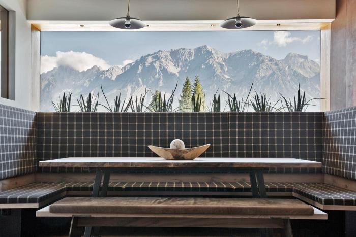 arx hotel and restaurant