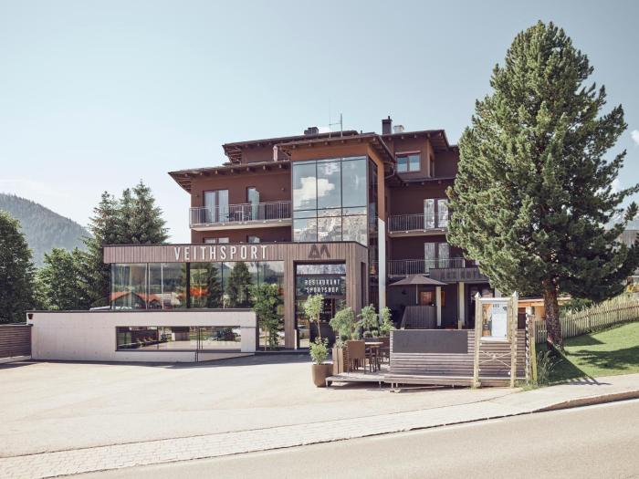 arx hotel and restaurant