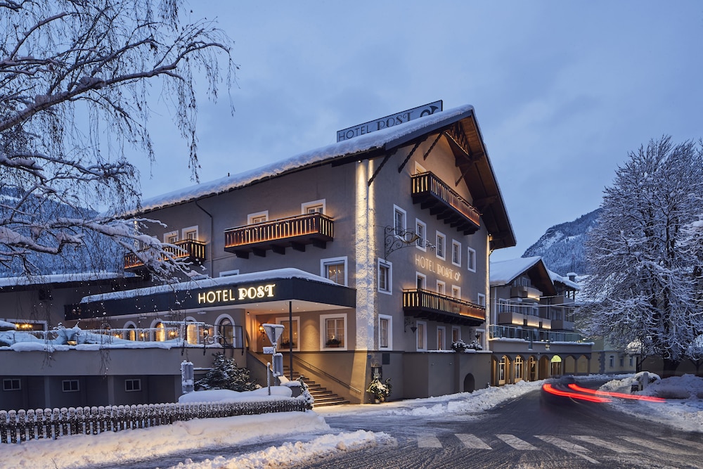 hotel post