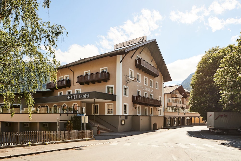 hotel post