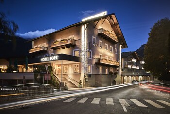hotel post