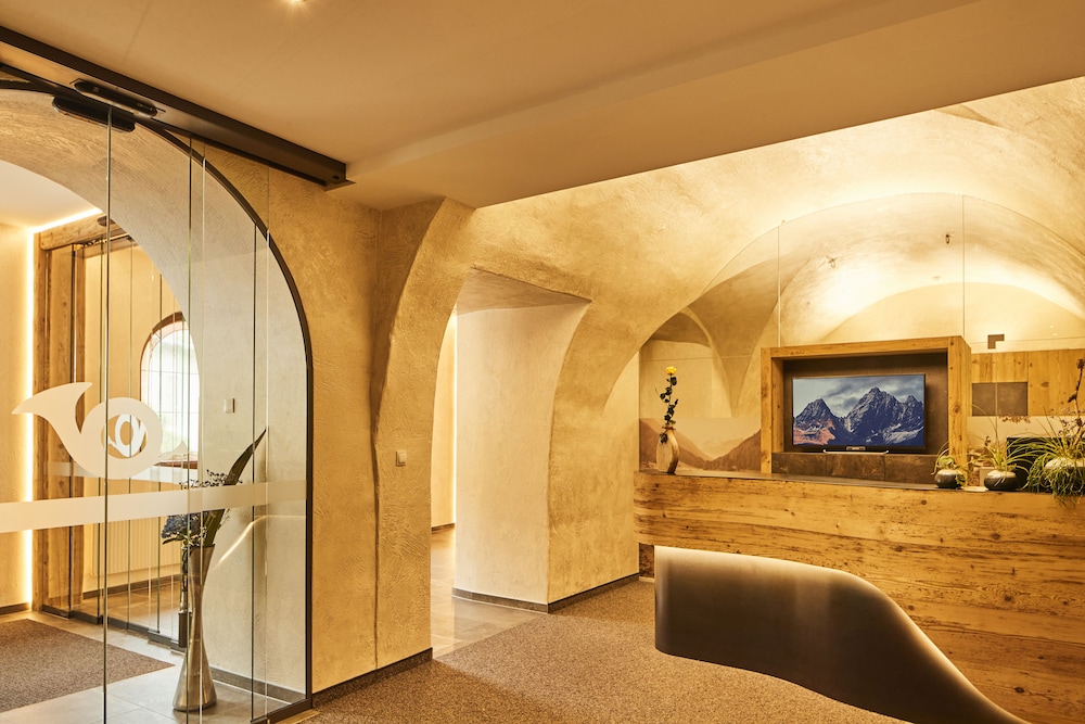 hotel post