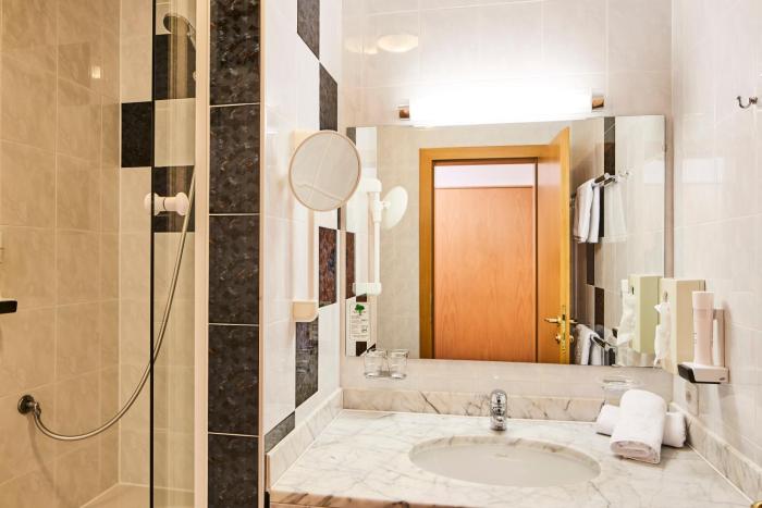 hotel post
