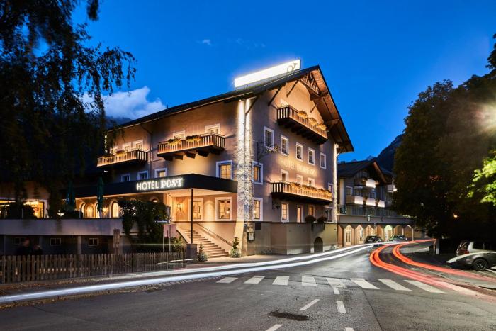hotel post