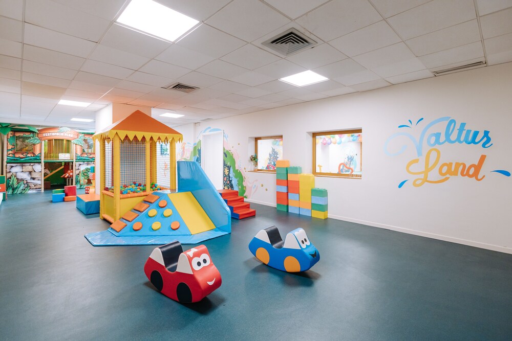 valtur cervinia cristallo ski resort