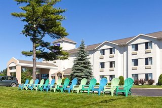 Sleep Inn & Suites Bay View Acme - Travers City,Cedar>>Acme,4 star