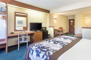 Sleep Inn & Suites Bay View Acme - Travers City,Cedar>>Acme,4 star