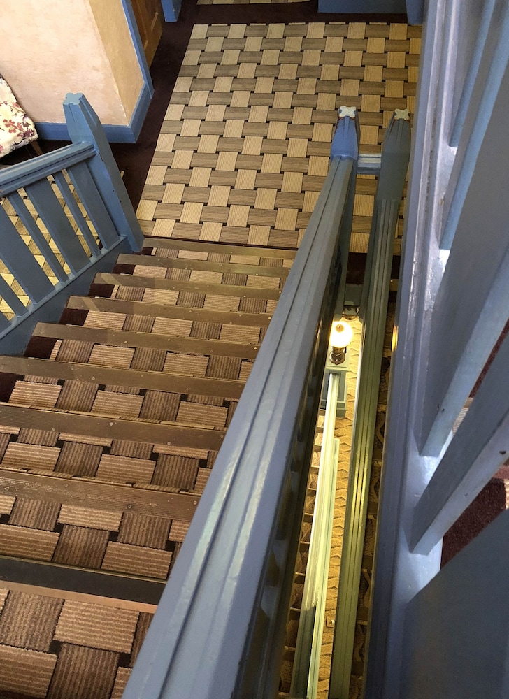 clarendon motel and guesthouse