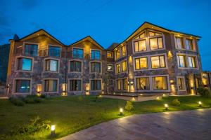 Chalten Suites Hotel,El Chalten>>El Calafate,3 star