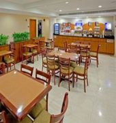 holiday inn express maspeth by ihg