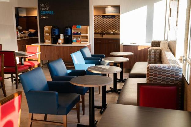 holiday inn express maspeth by ihg