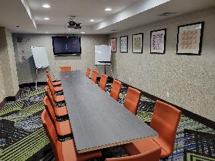 holiday inn express maspeth by ihg