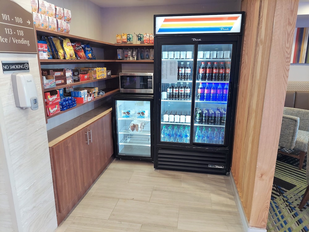 holiday inn express maspeth by ihg