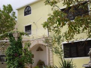 Dragan's Den Hostel,Korcula>>Dubrovnik,2 star