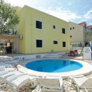 Dragan's Den Hostel,Korcula>>Dubrovnik,2 star