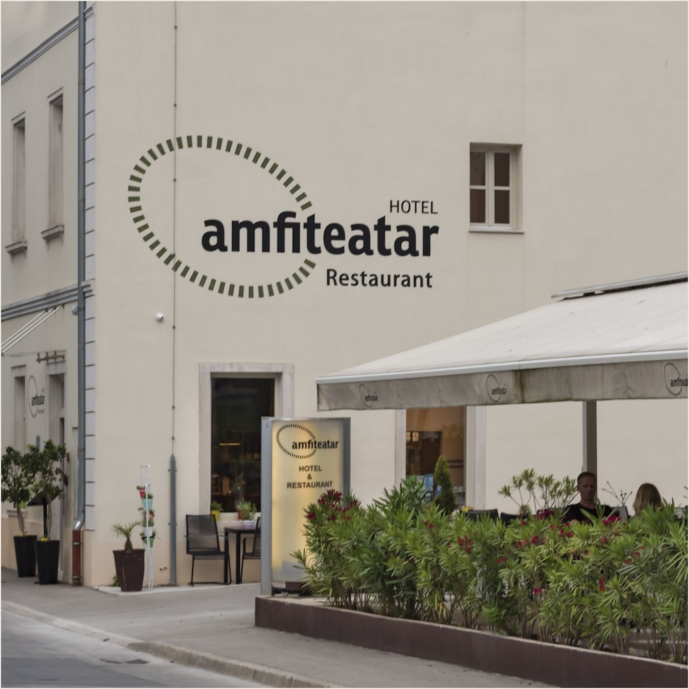 hotel amfiteatar