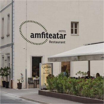 hotel amfiteatar