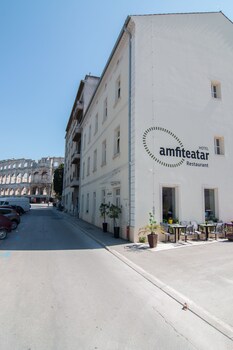 hotel amfiteatar