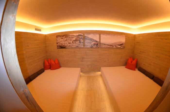 boutique house happyellow