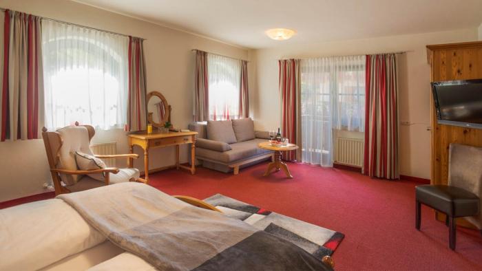 boutique house happyellow