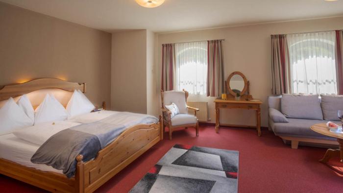 boutique house happyellow