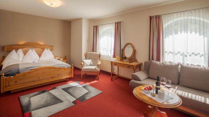 boutique house happyellow