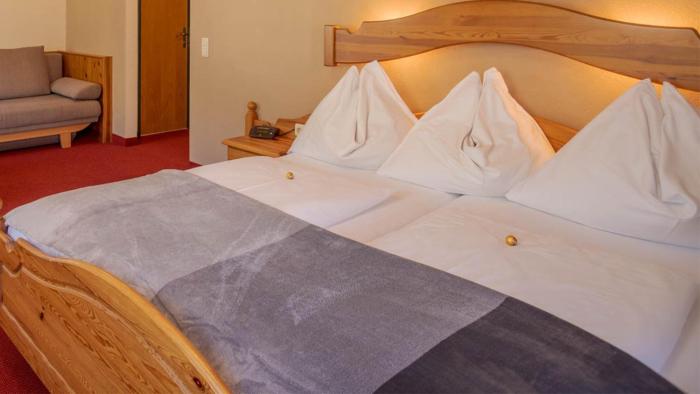 boutique house happyellow