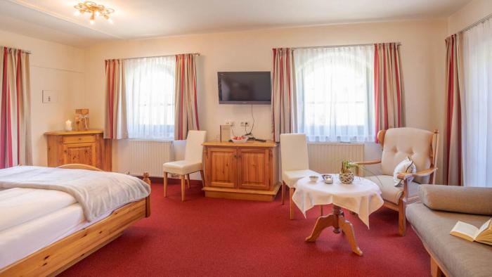 boutique house happyellow