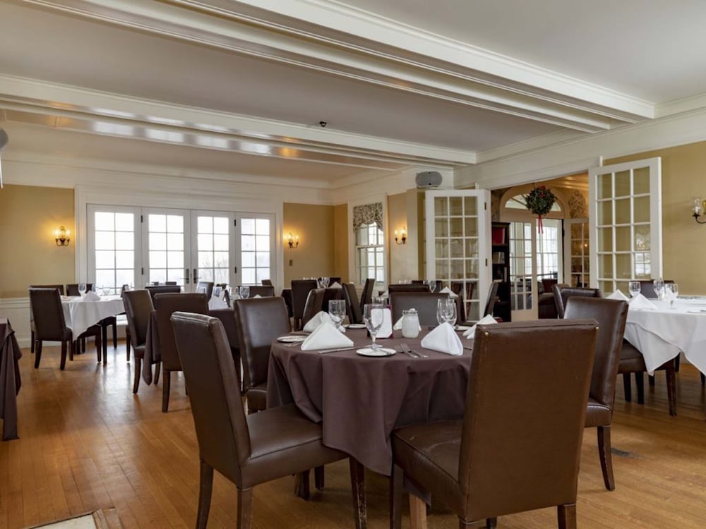 the white house inn