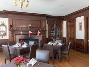 the white house inn