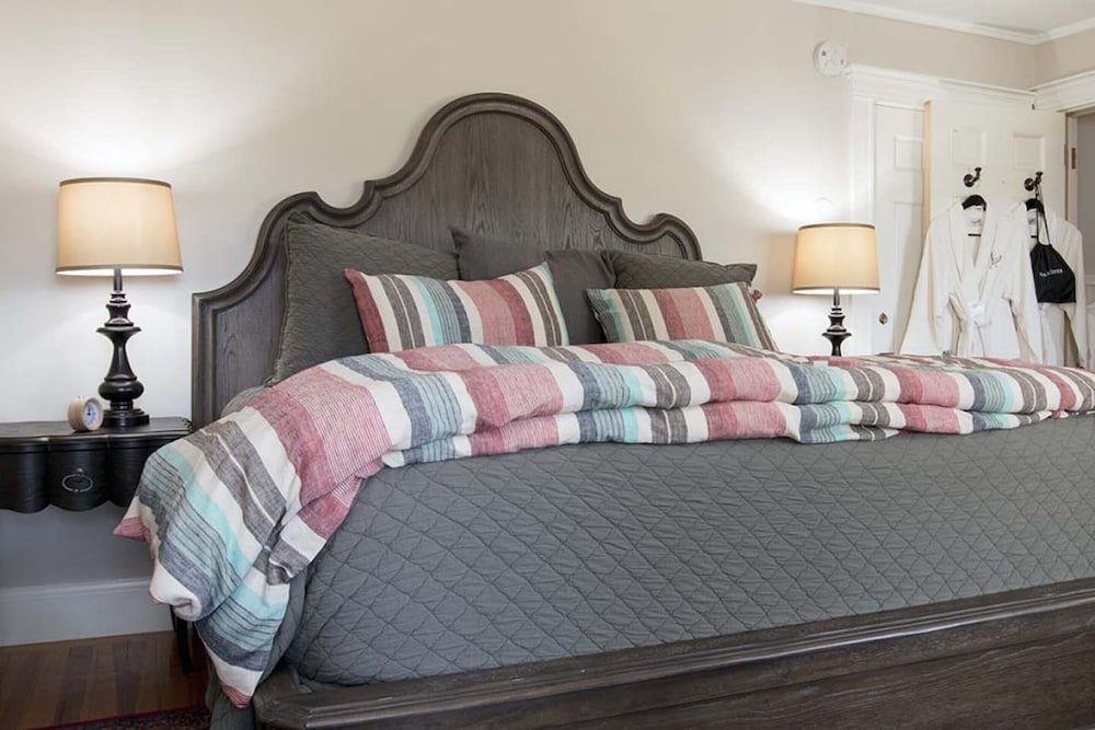 The White House Inn,Springfield>>Brattleboro,3.5 star