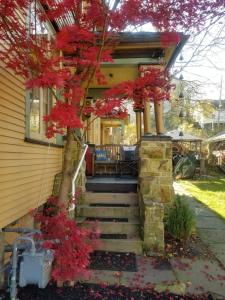 the queen a victorian bed and breakfast