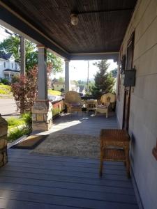 the queen a victorian bed and breakfast