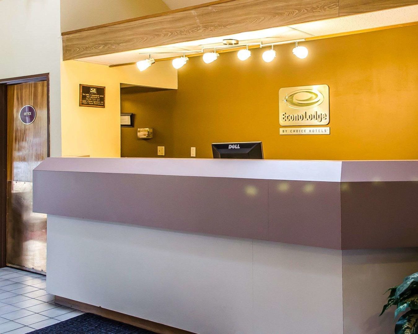 econo lodge