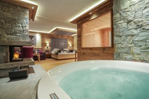 Verwohnhotel Kristall,Eben Am Achensee>>Austrian Alps,5 star