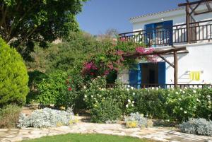 hylatio tourist village