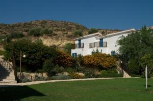 hylatio tourist village