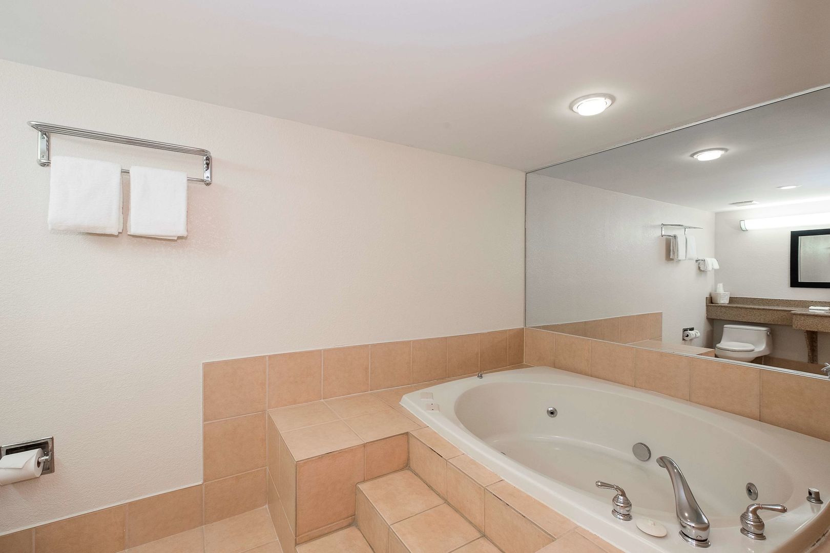 red roof inn and suites mt holly mcguire afb