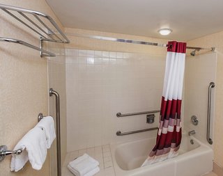 red roof inn and suites mt holly mcguire afb