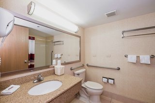 red roof inn and suites mt holly mcguire afb